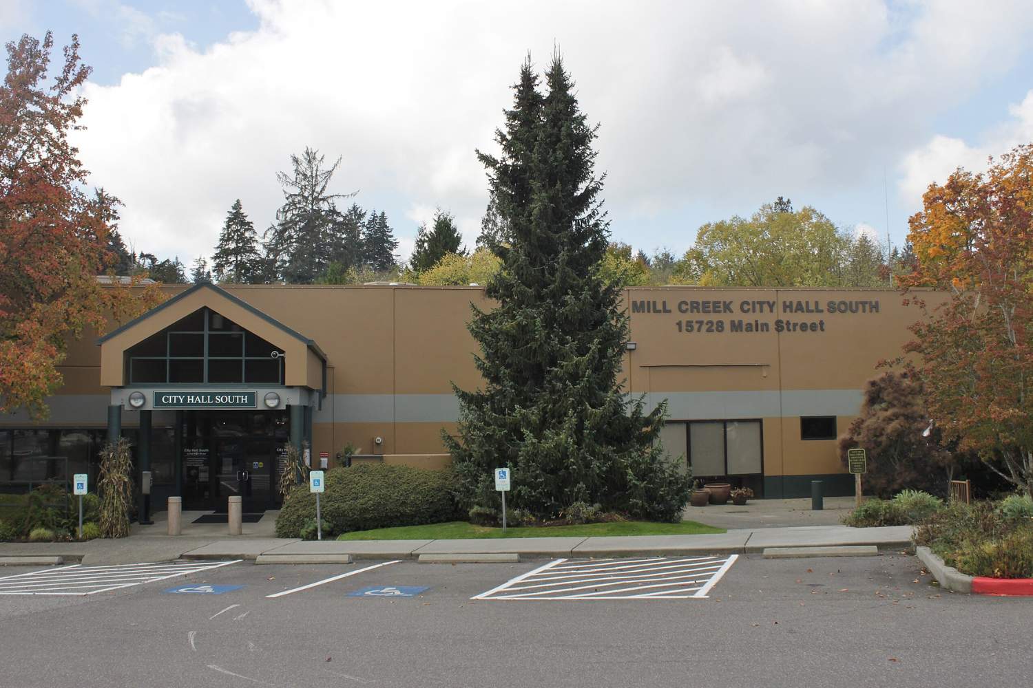An image of Mill Creek City Hall in Mill Creek, WA