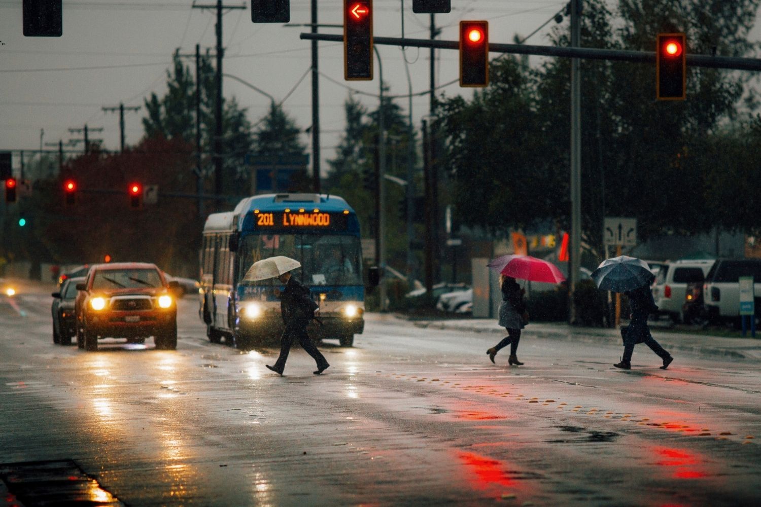 Tips for catching the bus in the dark