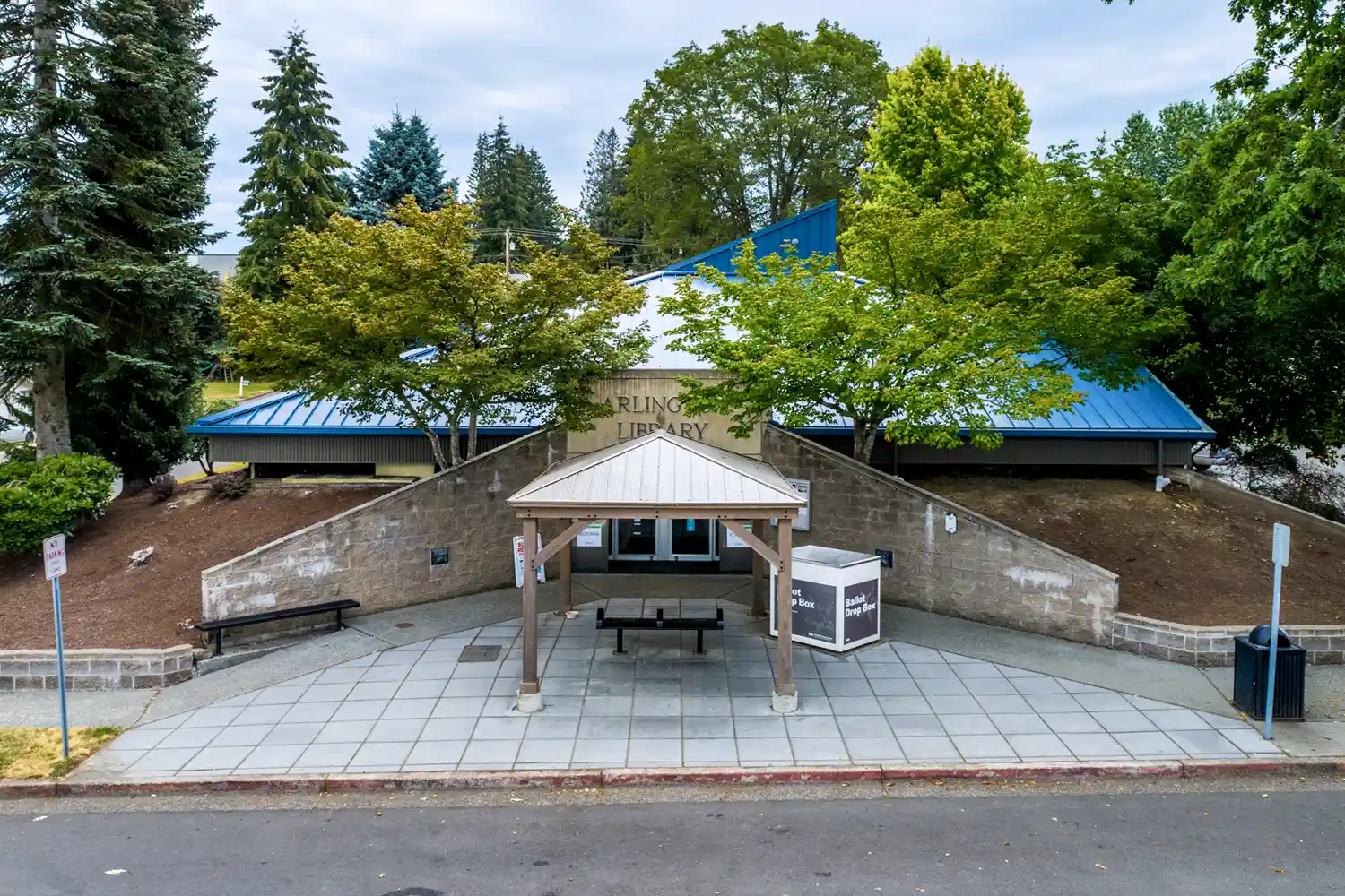 the Arlington Library building. photo credit: Sno-Isle Libraries
