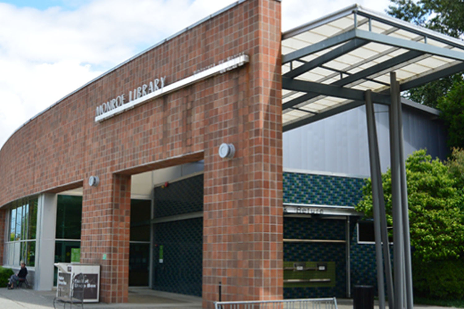 the Monroe Library building