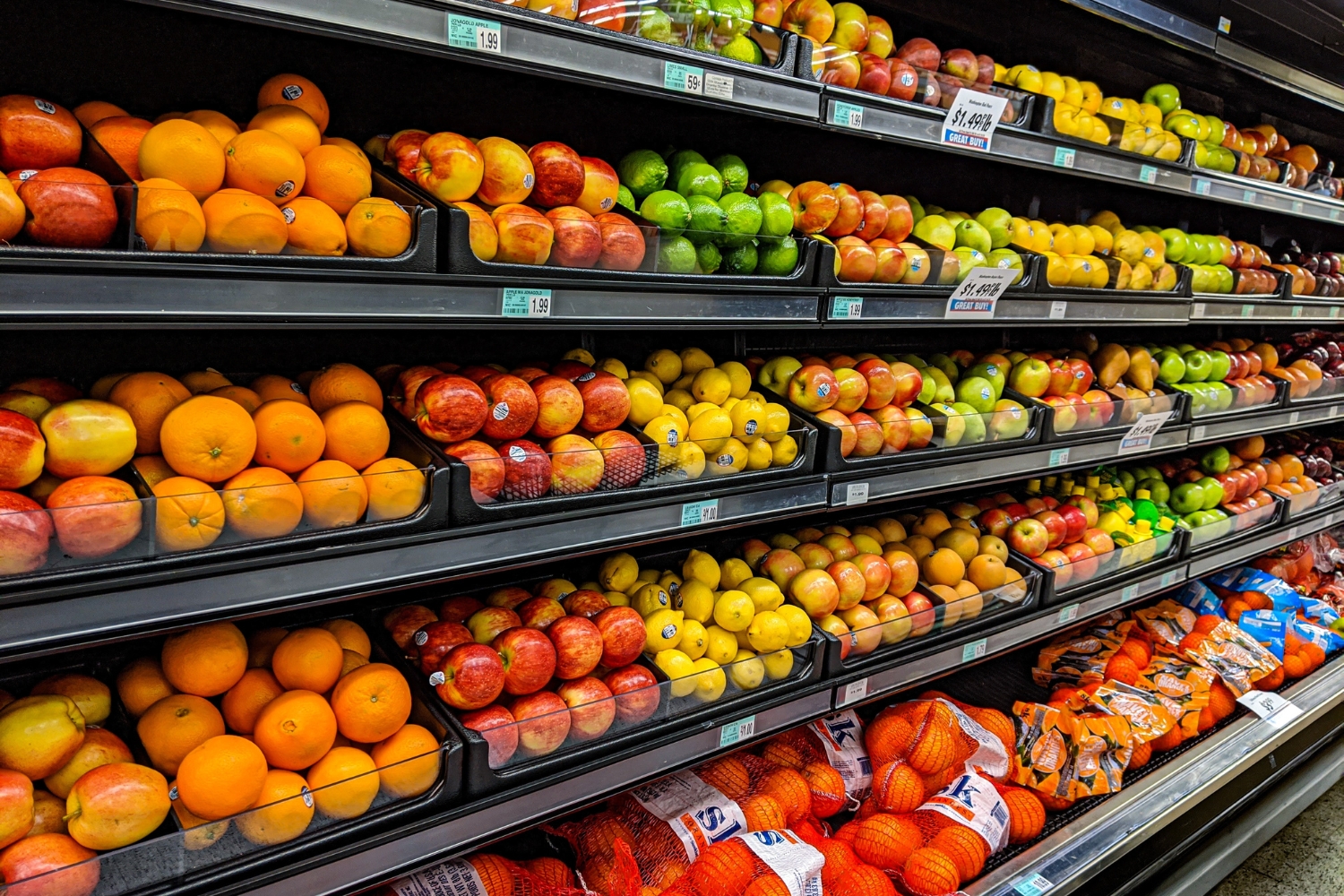 Image of a produce department at a grocery store - Gemma S for Unsplash