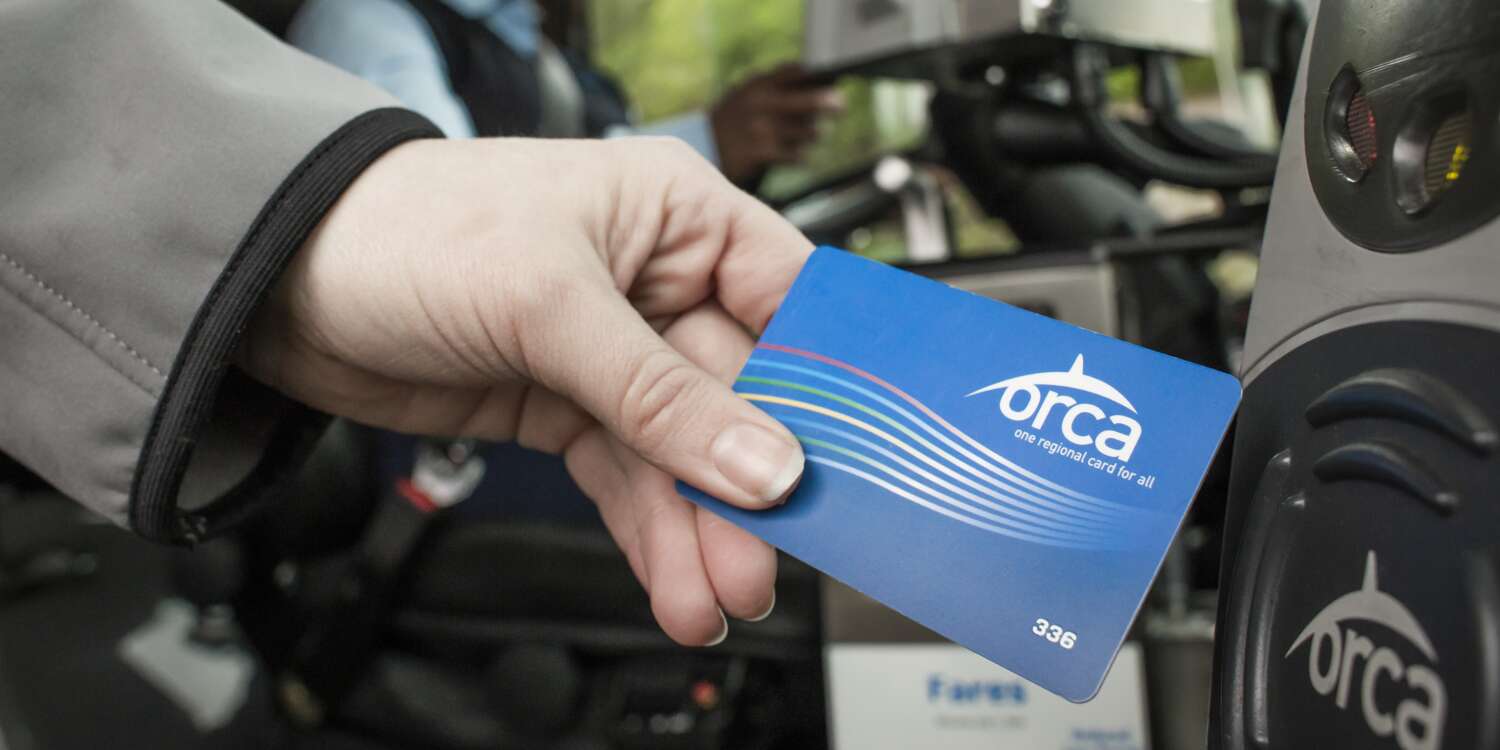 Rider paing bus fare with ORCA card